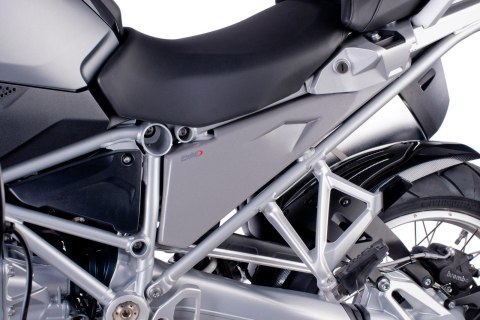 Panele boczne górne PUIG do BMW R1200GS 13-18 / R1250GS 18-23 Panele boczne górne PUIG do BMW R1200GS 13-18 / R1250GS 18-23