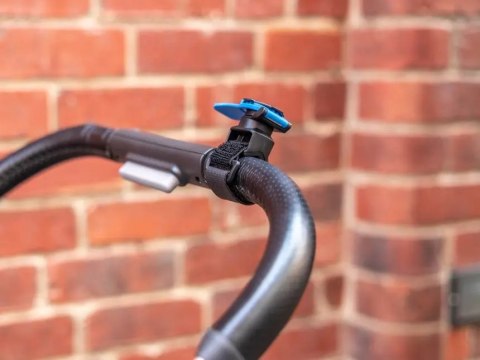 Podstawa z paskiem Quad Lock z możliwością szybkiego demontażu Podstawa z paskiem Quad Lock z możliwością szybkiego demontażu