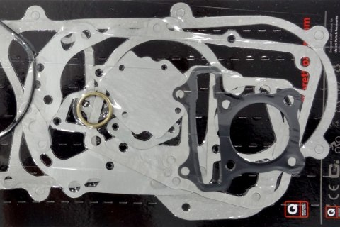 Uszczelki silnika kpl. 4T GY6 80cc 40cm Uszczelki silnika kpl. 4T GY6 80cc 40cm