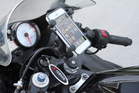 Uniwersalny uchwyt X-Grip™ do przenośnych urządzeń np. smartfon lub nawigacja samochodowa montowany w trzon widelca w motocyklu Uniwersalny uchwyt X-Grip™ do przenośnych urządzeń np. smartfon lub nawigacja samochodowa montowany w trzon widelca w motocyklu
